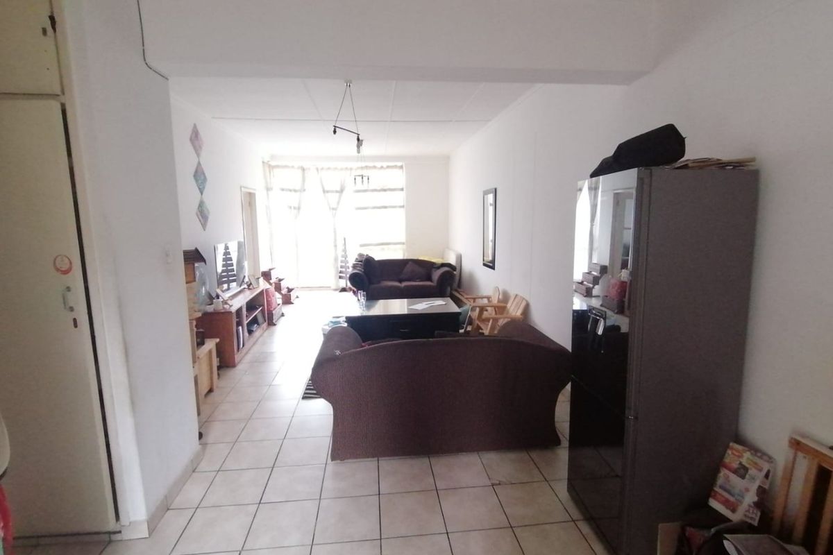 Spacious & Versatile 2-Bedroom Apartment – Muckleneuk, Pretoria - Photo 4