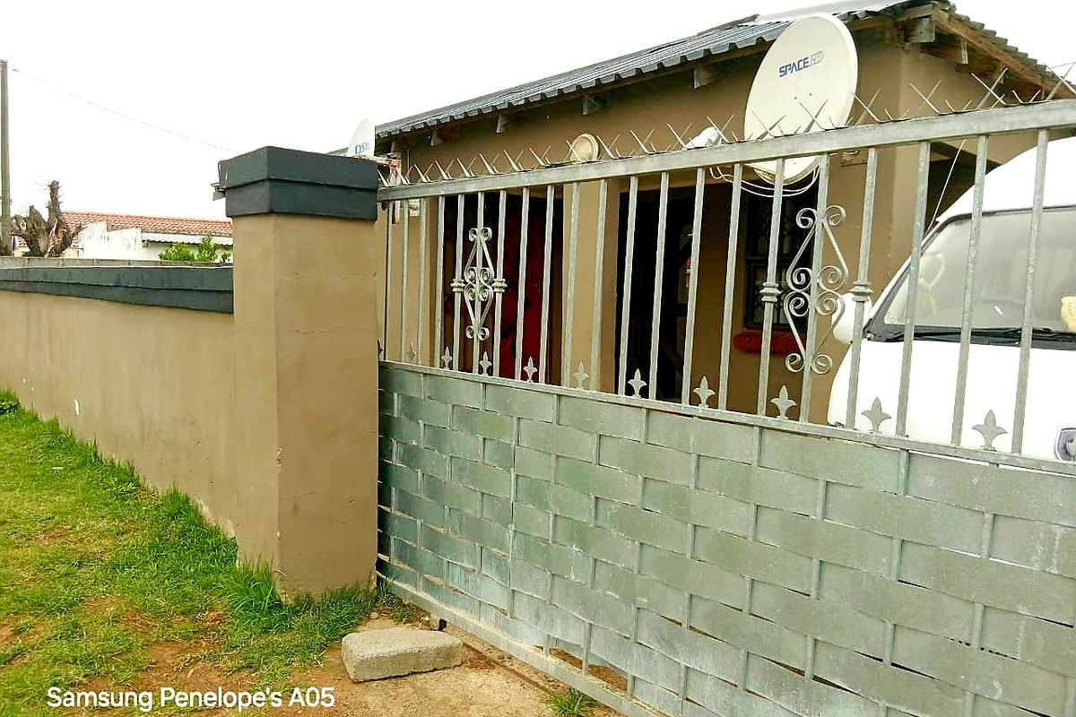 6 BEDROOM HOUSE FOR SALE  IN SCENARY PARK - Photo 4