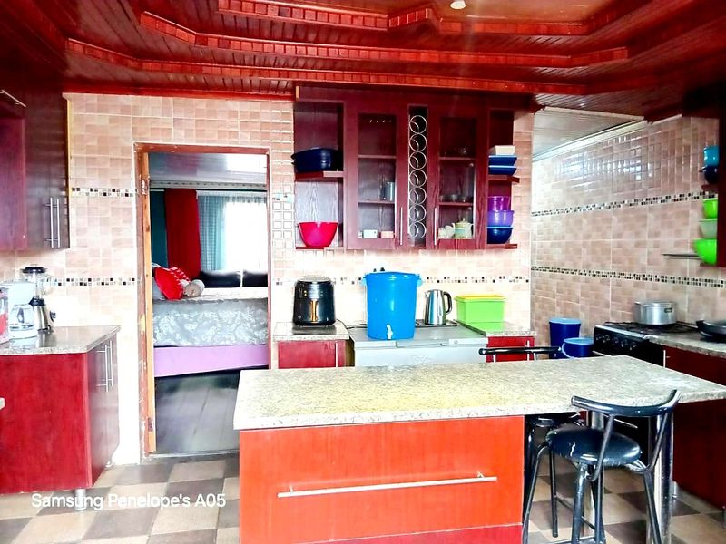 6 BEDROOM HOUSE FOR SALE  IN SCENARY PARK - Photo 5