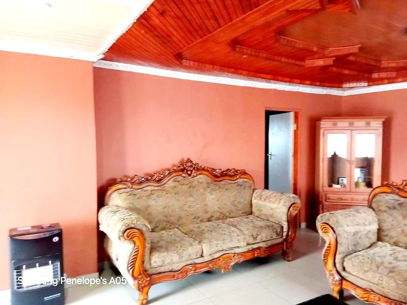 6 BEDROOM HOUSE FOR SALE  IN SCENARY PARK - Photo 9