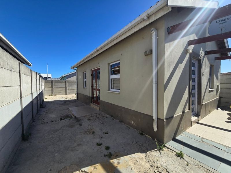 Two bedroom starter home in great location  - Photo 5