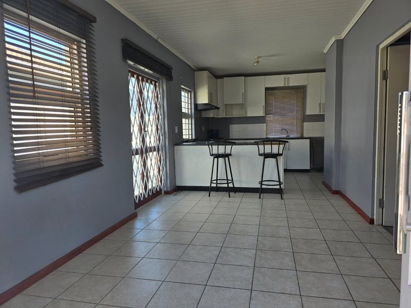 Two bedroom starter home in great location  - Photo 10