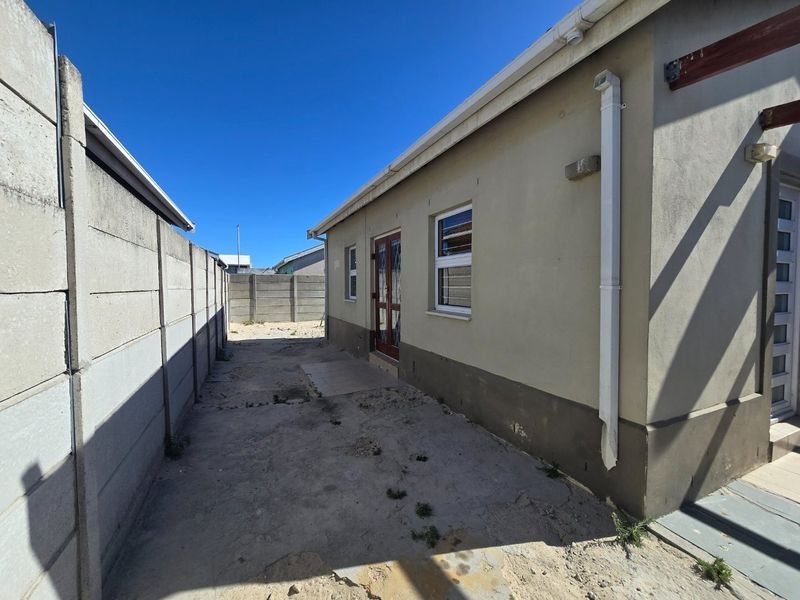 Two bedroom starter home in great location  - Photo 6