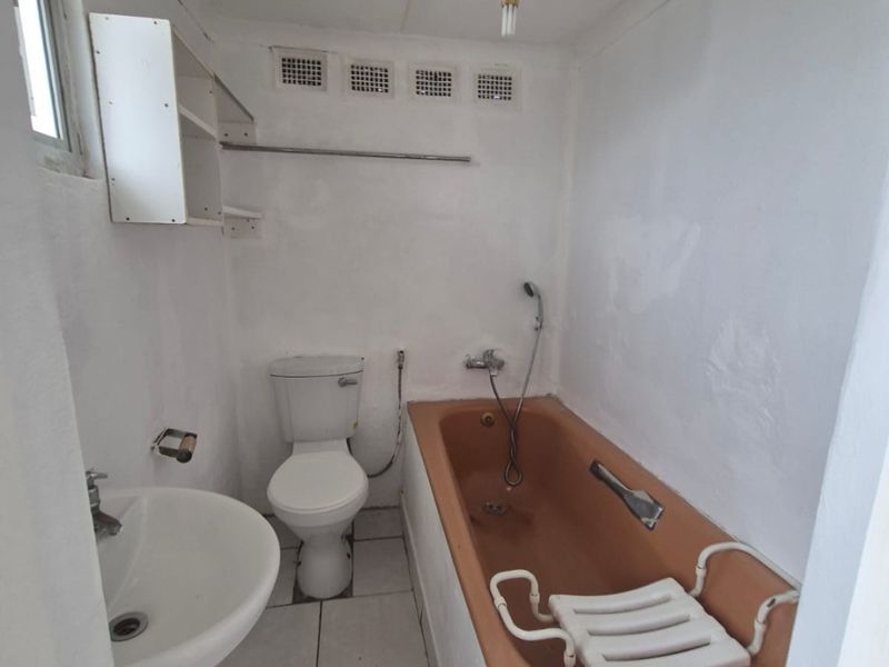 2 Bedroom House for sale in Merewent  - Photo 7