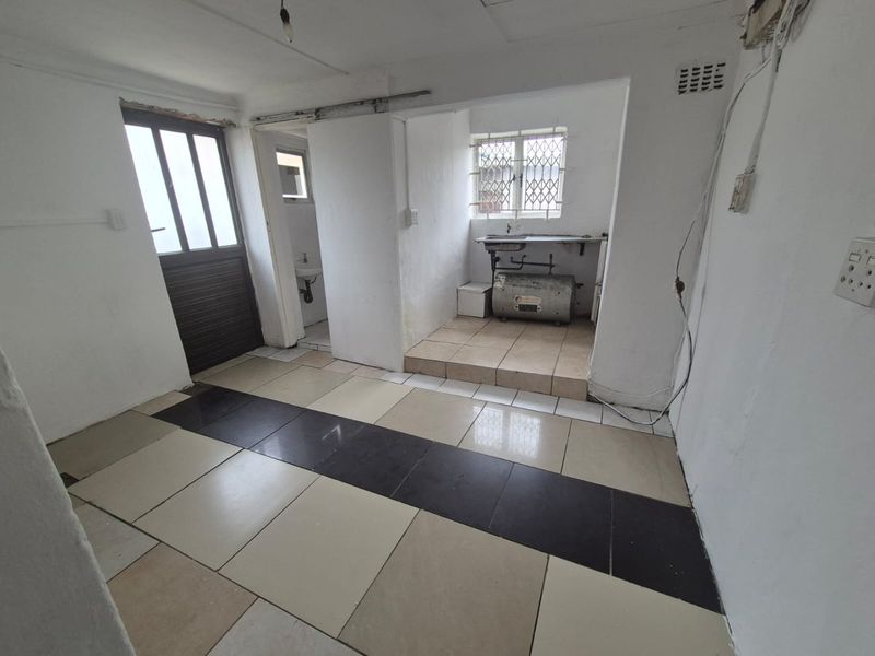 2 Bedroom House for sale in Merewent  - Photo 6