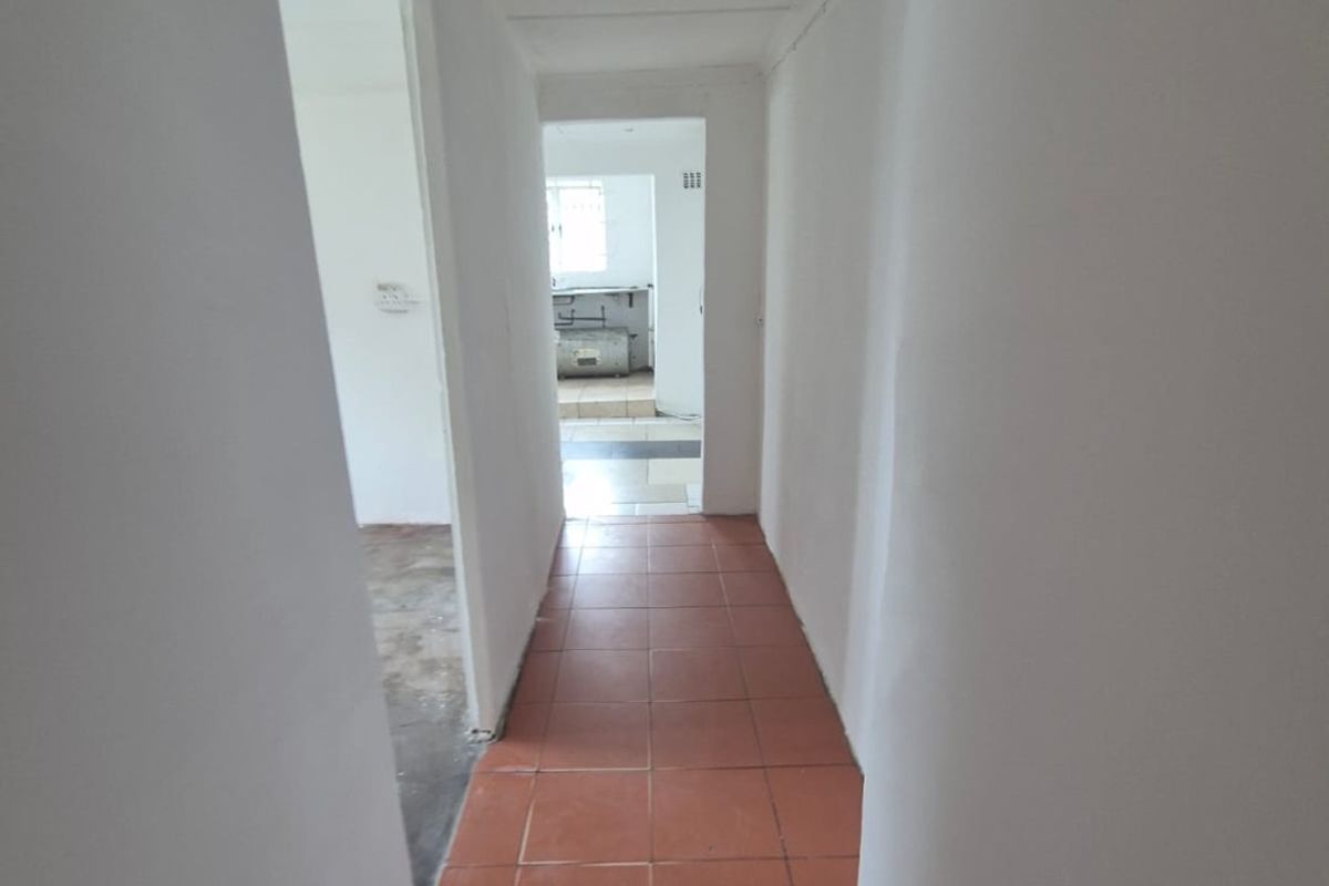 2 Bedroom House for sale in Merewent  - Photo 2