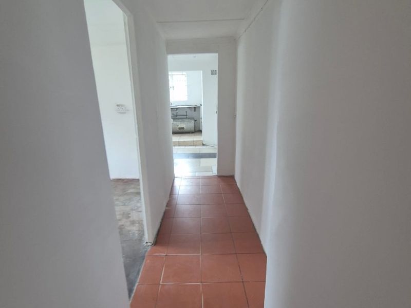 2 Bedroom House for sale in Merewent  - Photo 2