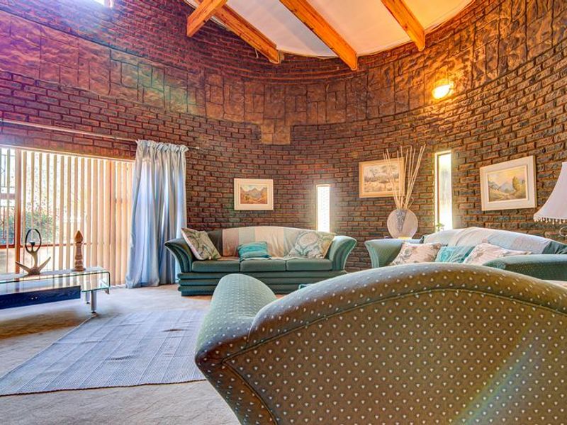 Expansive Estate Offering Exceptional Family Living - Photo 8