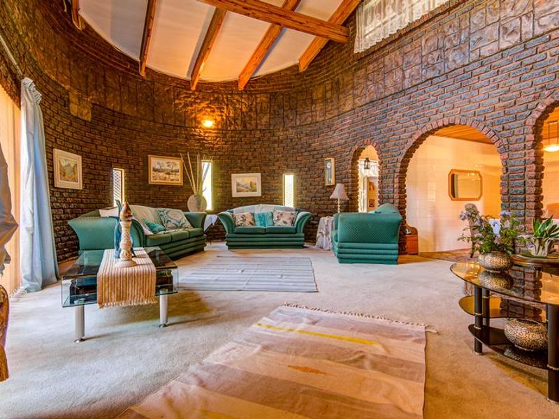 Expansive Estate Offering Exceptional Family Living - Photo 6