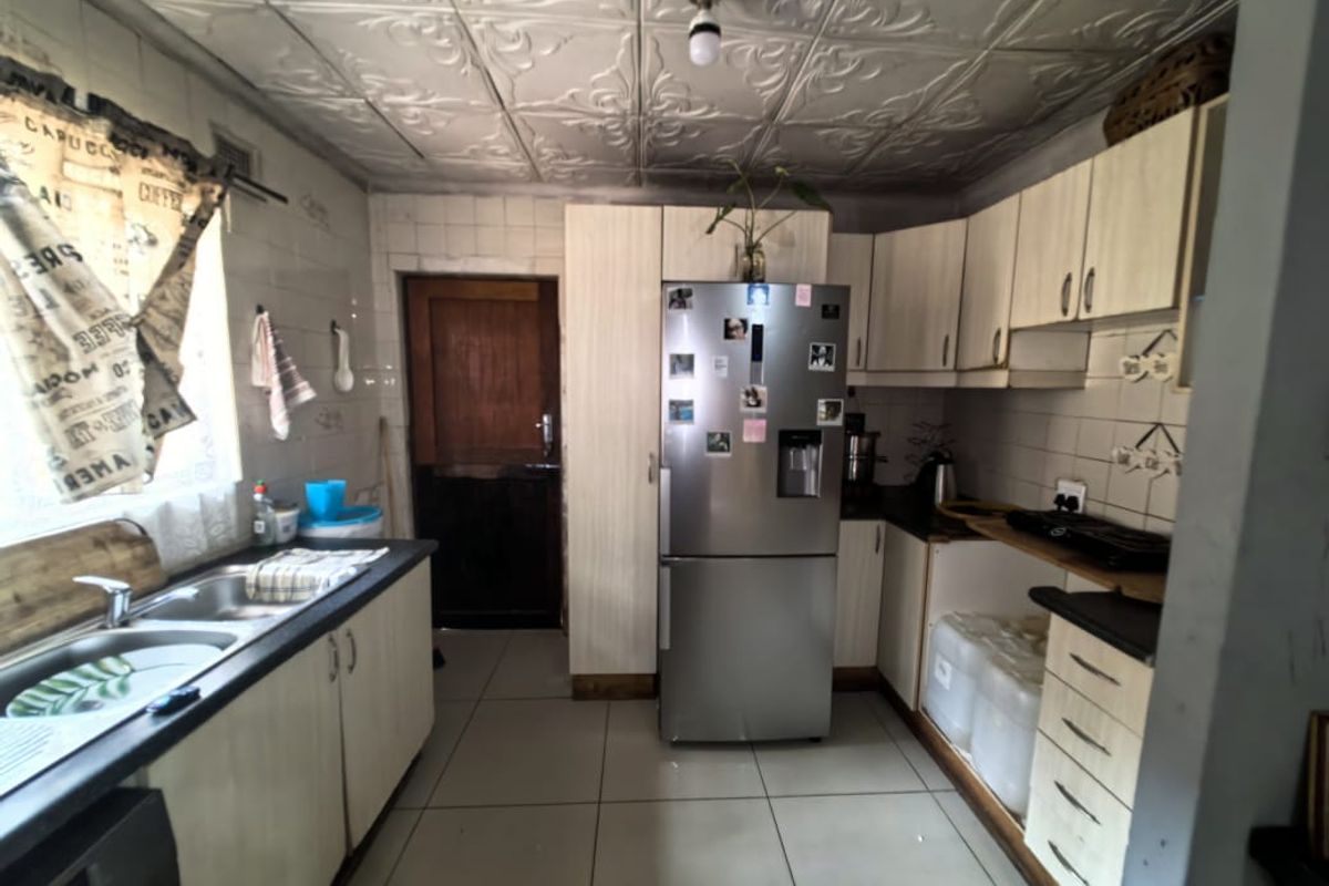 3 Bedrooms, 1 Bathroom Townhouse For Sale In Pinetown, Durban - Photo 5