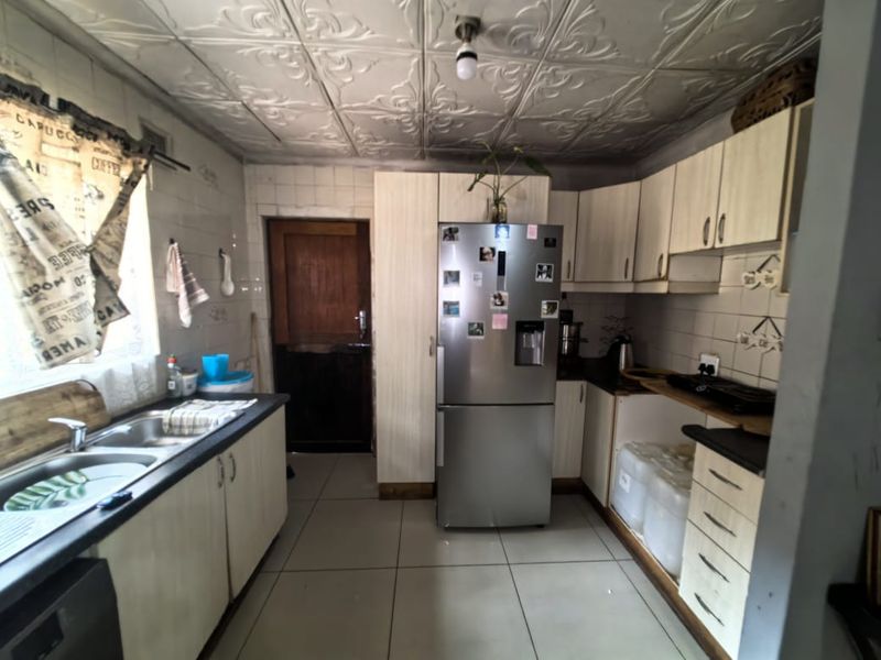 3 Bedrooms, 1 Bathroom Townhouse For Sale In Pinetown, Durban - Photo 5