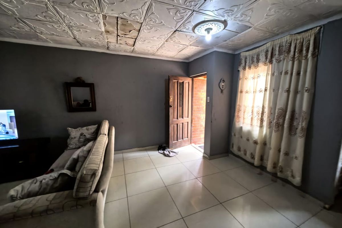 3 Bedrooms, 1 Bathroom Townhouse For Sale In Pinetown, Durban - Photo 4