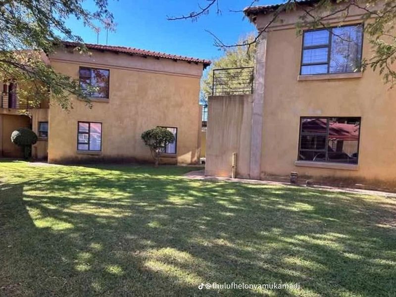 TWO BEDROOM TWO BATHROOM TOWN HOUSE AVAILABLE IN PENINA PARK POLOKWANE - Photo 4