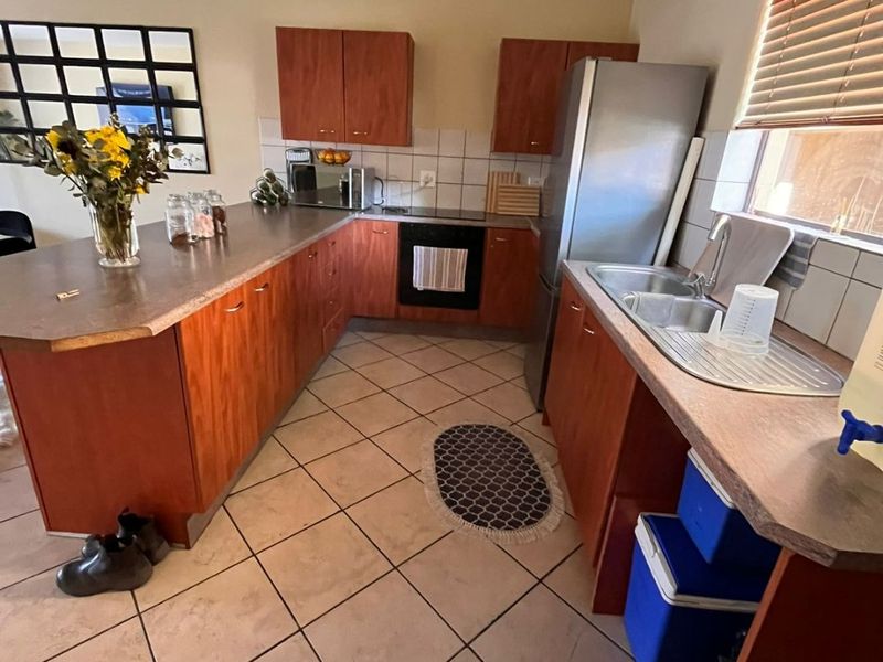 TWO BEDROOM TWO BATHROOM TOWN HOUSE AVAILABLE IN PENINA PARK POLOKWANE - Photo 6