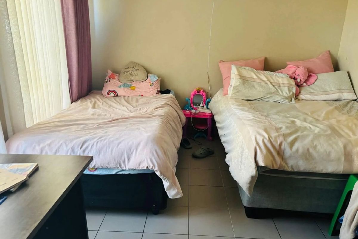 TWO BEDROOM TWO BATHROOM TOWN HOUSE AVAILABLE IN PENINA PARK POLOKWANE - Photo 2