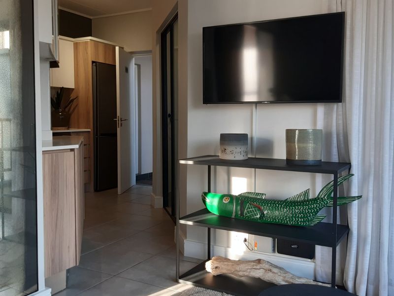 Elegant 1 Bedroom Apartment to rent in Waterfall City- Midrand  - Photo 8