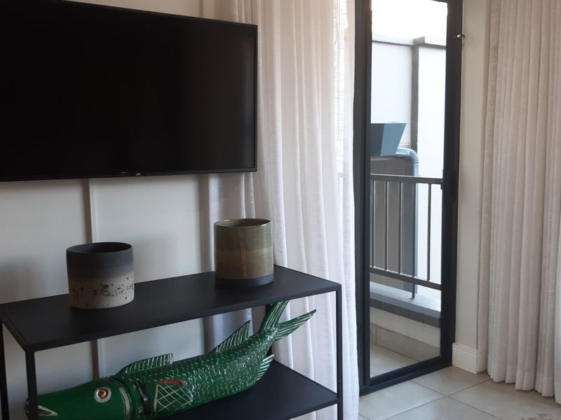 Elegant 1 Bedroom Apartment to rent in Waterfall City- Midrand  - Photo 5