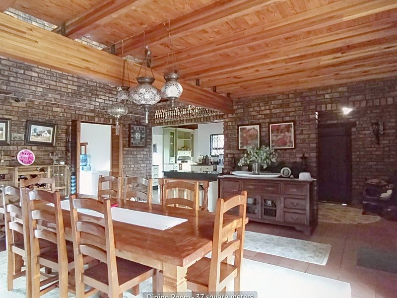 4 Bedroom House in Paulshof - Photo 4