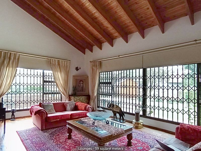 4 Bedroom House in Paulshof - Photo 10