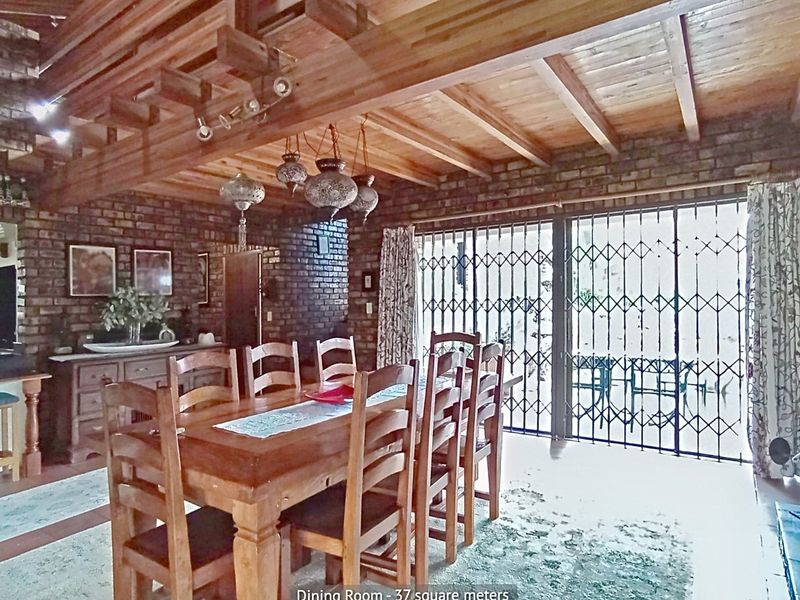 4 Bedroom House in Paulshof - Photo 7