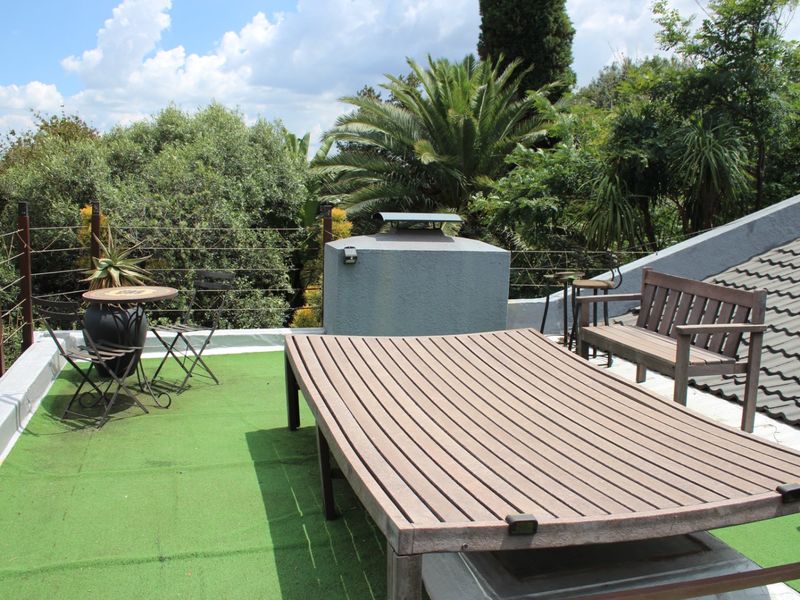 Your Ideal Family Sanctuary nestled in Welridge community - Photo 8