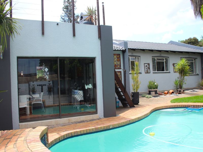 Your Ideal Family Sanctuary nestled in Welridge community - Photo 6