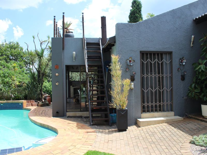 Your Ideal Family Sanctuary nestled in Welridge community - Photo 4