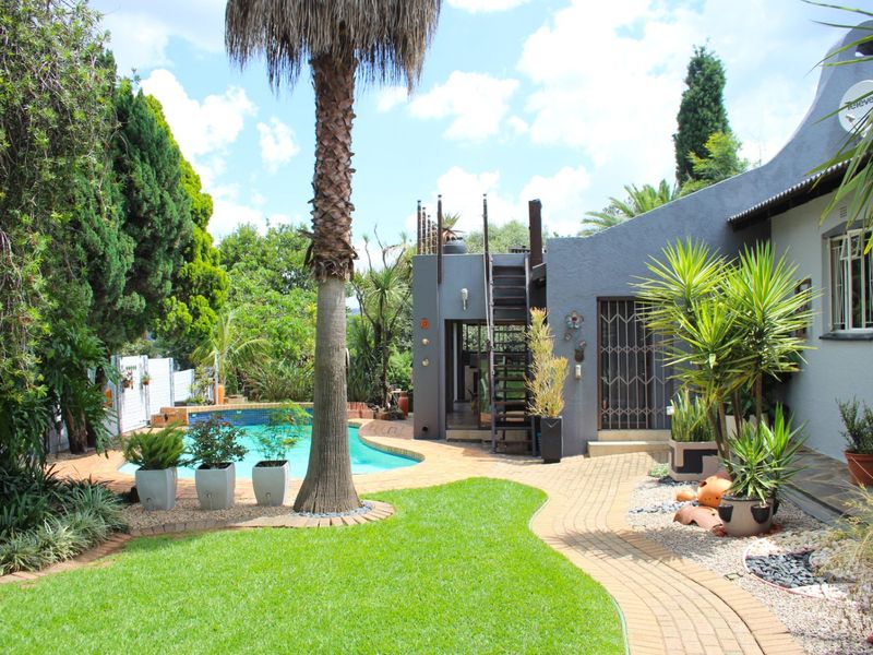 Your Ideal Family Sanctuary nestled in Welridge community - Photo 3