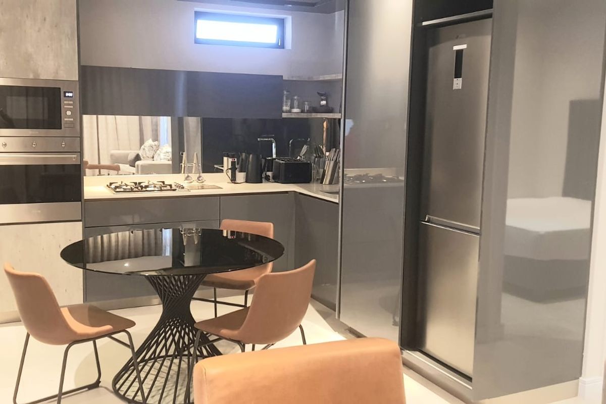 Stunning Fully Furnished 2 bed 2 bath with Wi-fi included-No Loadshedding-Lights Always On-Water Always Available - Photo 2