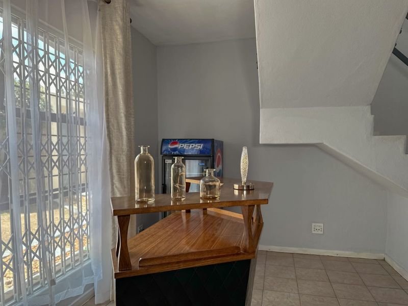 8 bedrooms, 8 bathrooms ideal for investment or guest house - Photo 9