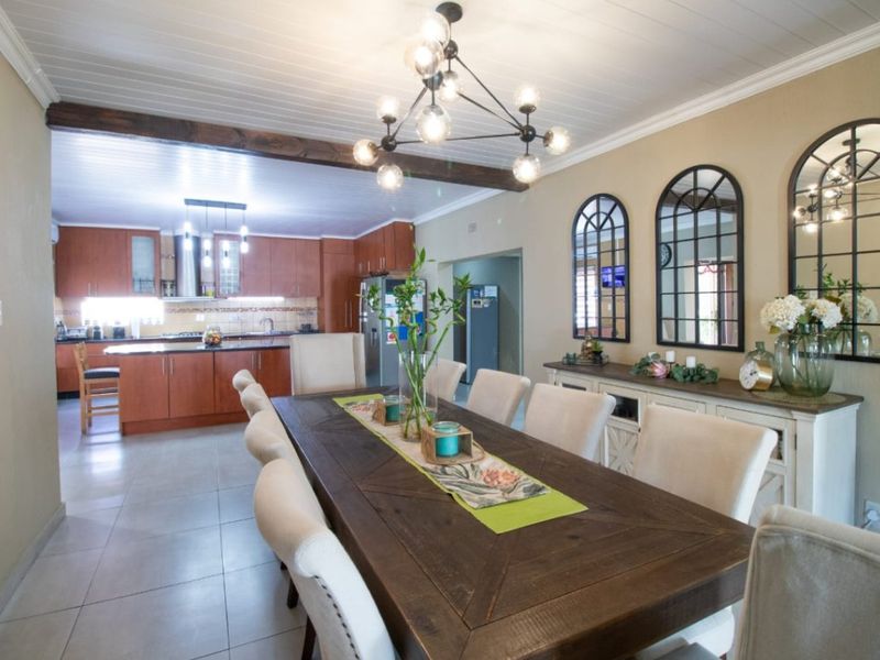 Spacious 6-Bedroom Home for Sale – Croydon - Photo 3