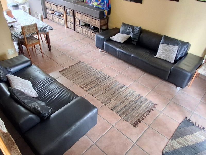 2 BED TOWNHOUSE IN GARSFONTEIN - Photo 4