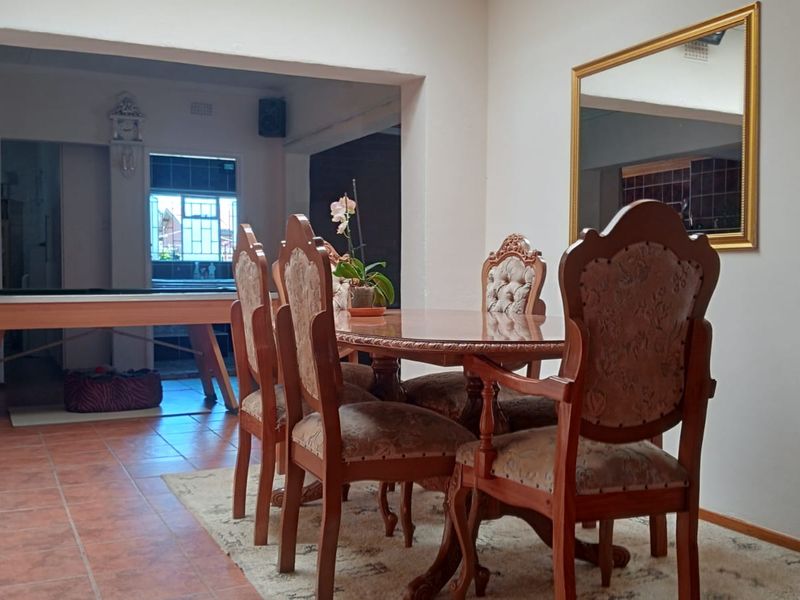 NEAT 4 BEDROOM HOUSE FOR SALE IN SE 1 - Photo 3