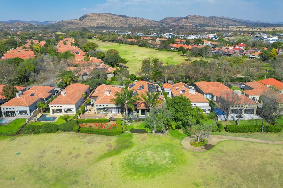 Luxury 5-Bedroom Home in Pecanwood Golf Estate – Hartbeespoort - Photo 4