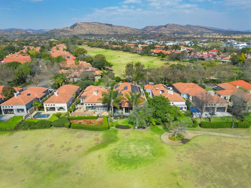 Luxury 5-Bedroom Home in Pecanwood Golf Estate – Hartbeespoort - Photo 4