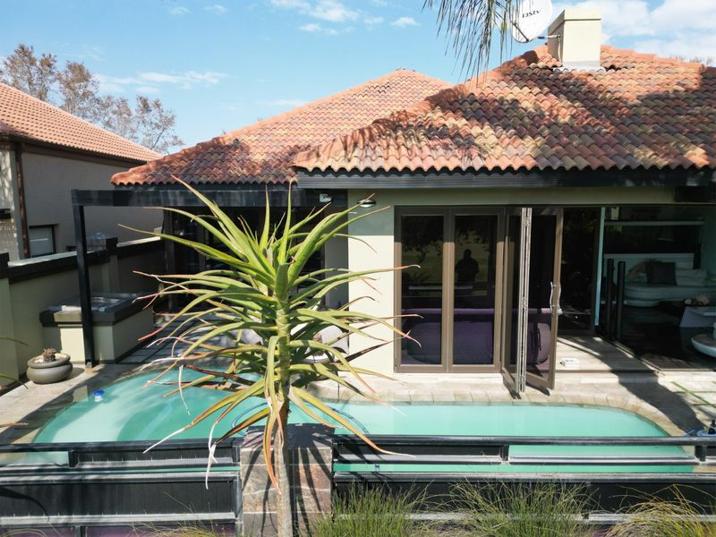 Luxury 5-Bedroom Home in Pecanwood Golf Estate – Hartbeespoort - Photo 7