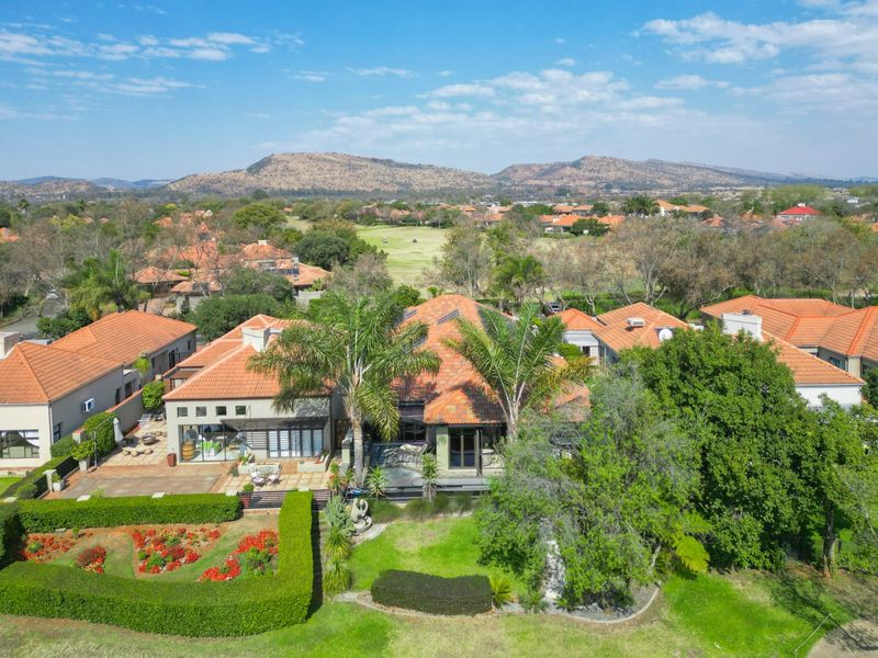 Luxury 5-Bedroom Home in Pecanwood Golf Estate – Hartbeespoort - Photo 3