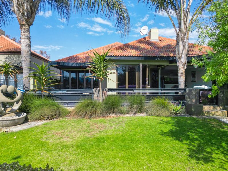 Luxury 5-Bedroom Home in Pecanwood Golf Estate – Hartbeespoort - Photo 5