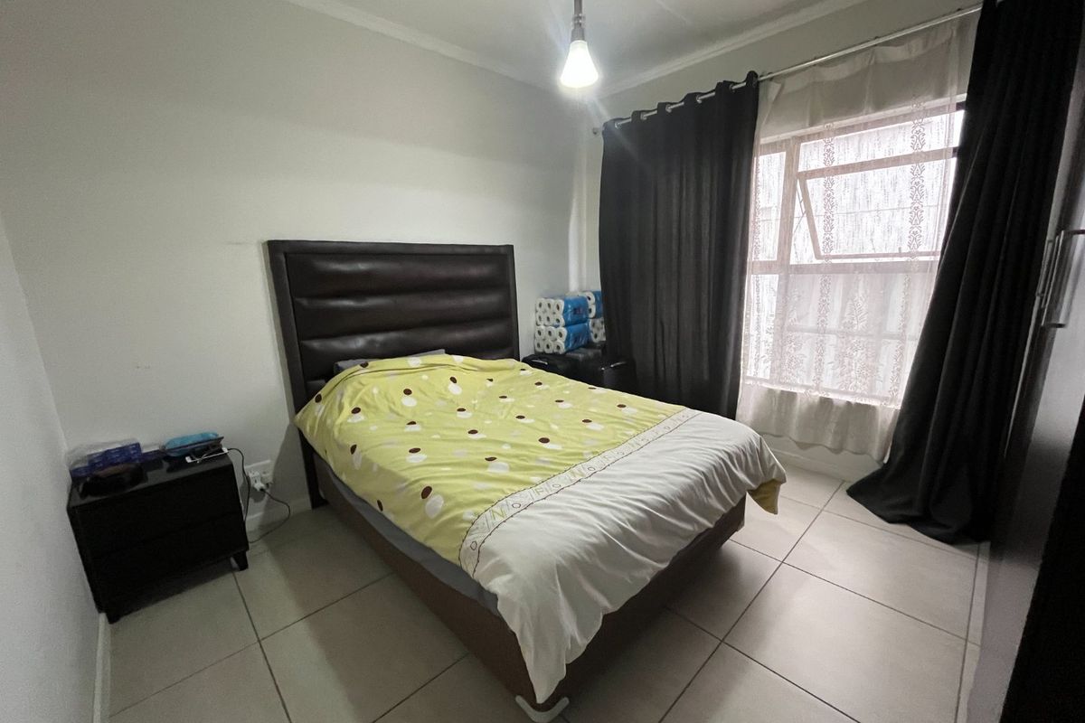 3 Bedroom with 2 Bathroom apartment available  for Sale - Photo 5