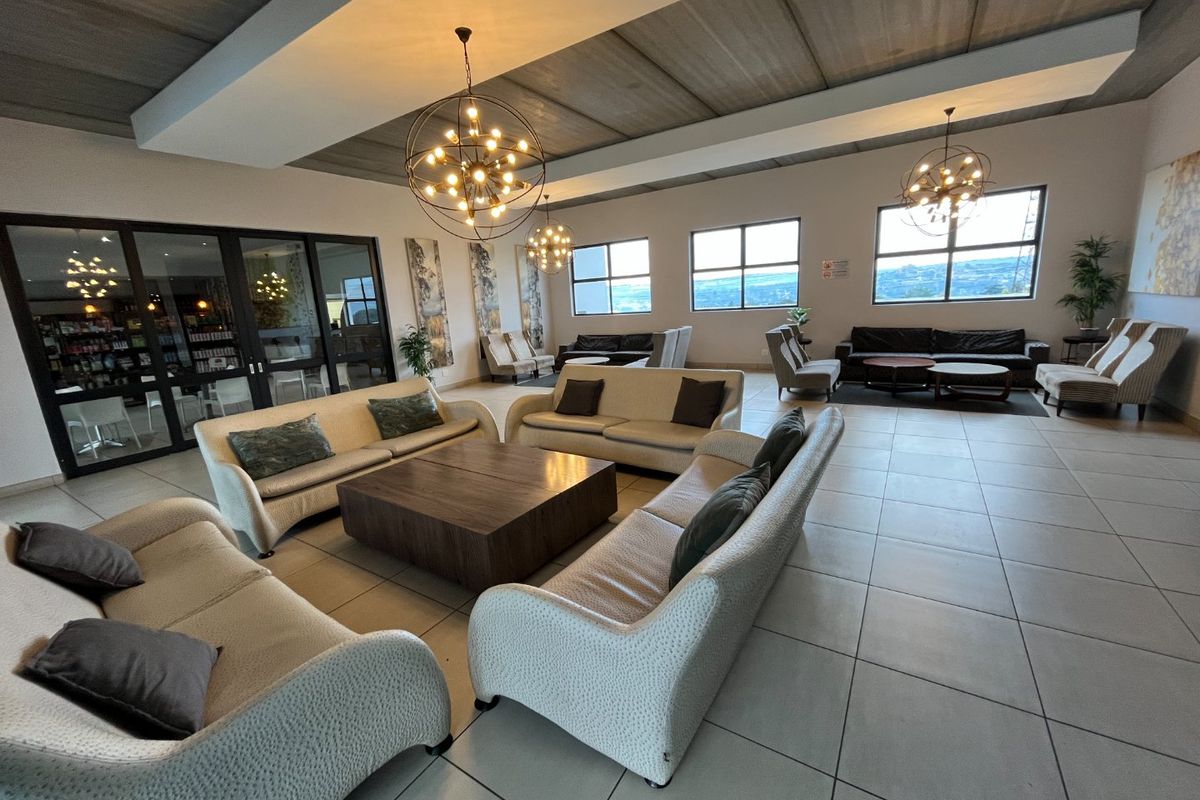 3 Bedroom with 2 Bathroom apartment available  for Sale - Photo 4