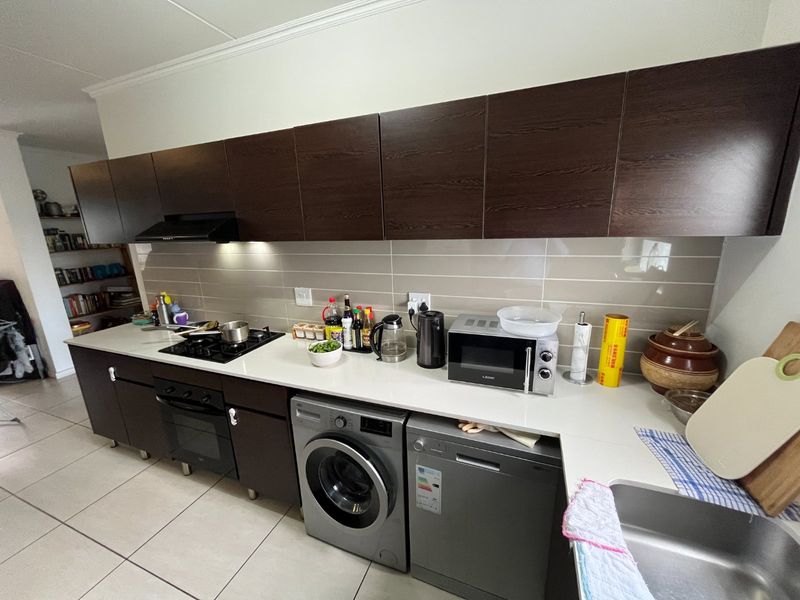 3 Bedroom with 2 Bathroom apartment available  for Sale - Photo 2