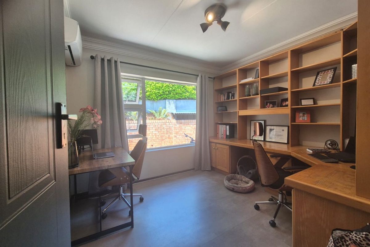 Modern Luxury Living in NEWKLOOF Estate - SOLE and EXCLUSIVE Mandate - Photo 5