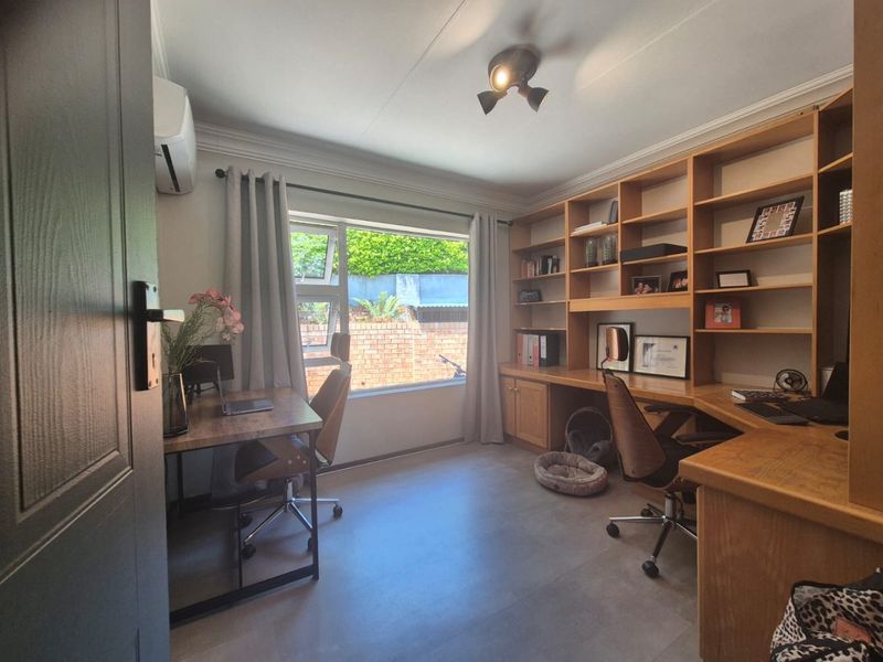 Modern Luxury Living in NEWKLOOF Estate - SOLE and EXCLUSIVE Mandate - Photo 5