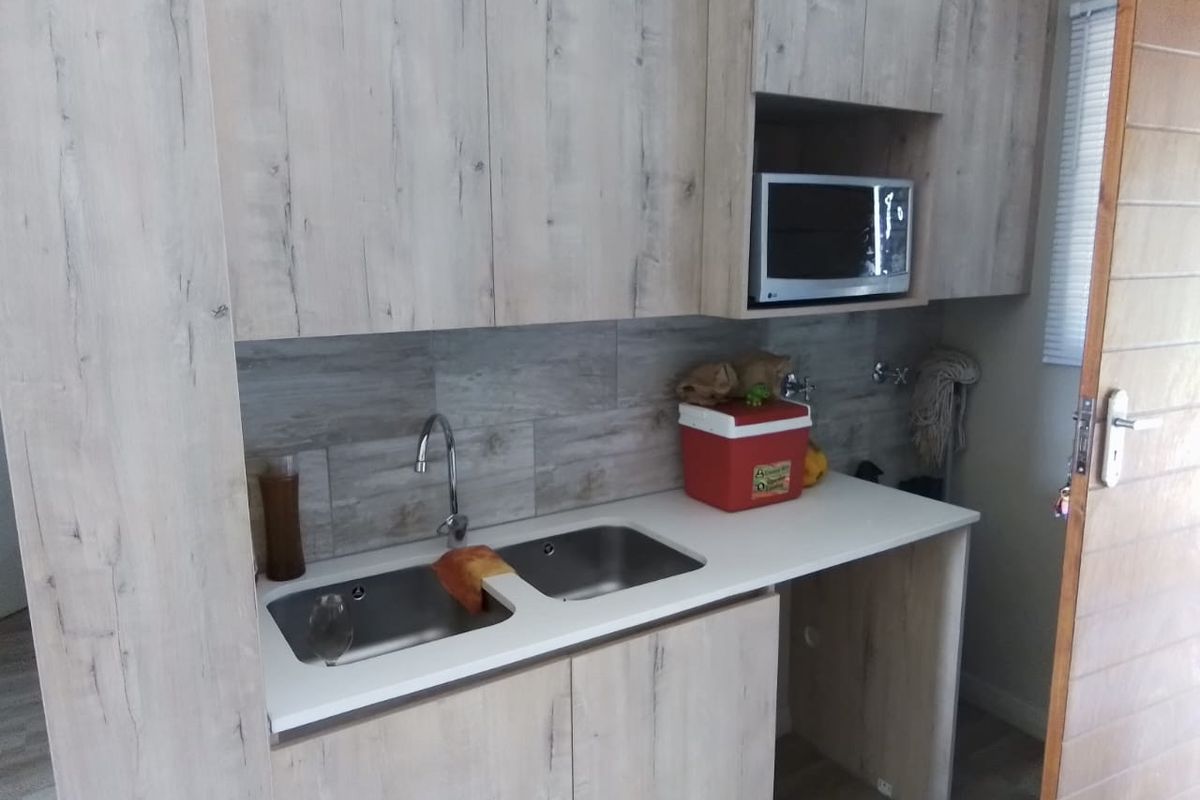 2 bedroom, 1 full bathroom Ground floor unit in Roodepark Eco estate  - Photo 5