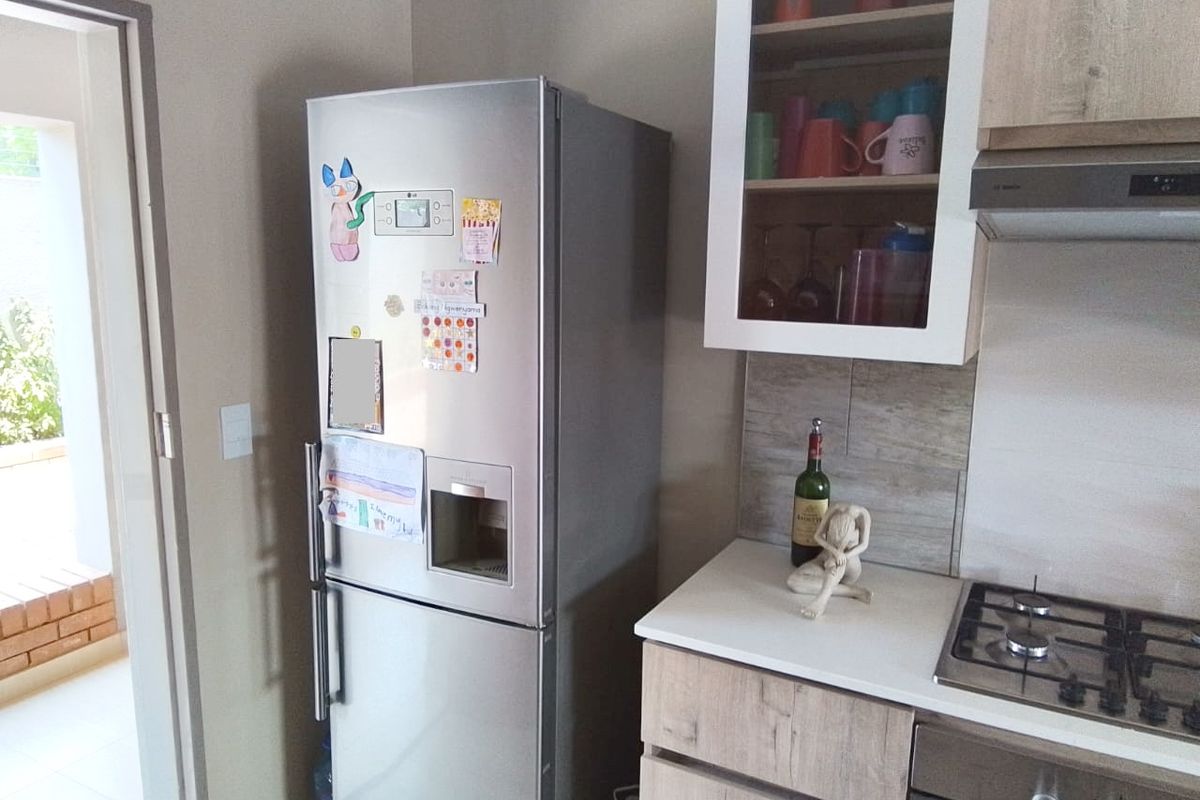 2 bedroom, 1 full bathroom Ground floor unit in Roodepark Eco estate  - Photo 3