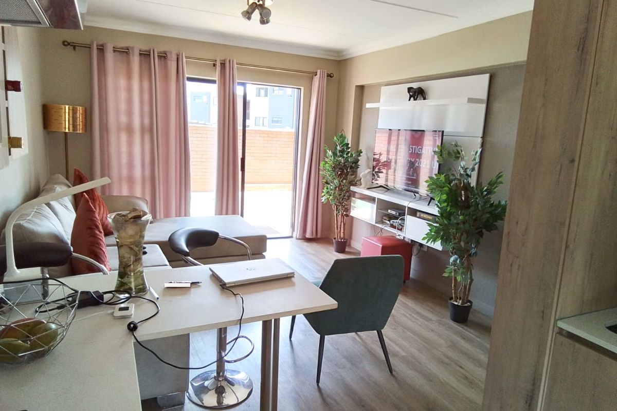 2 bed, 1 bath Ground floor unit in Roodepark Eco estate  - Photo 4