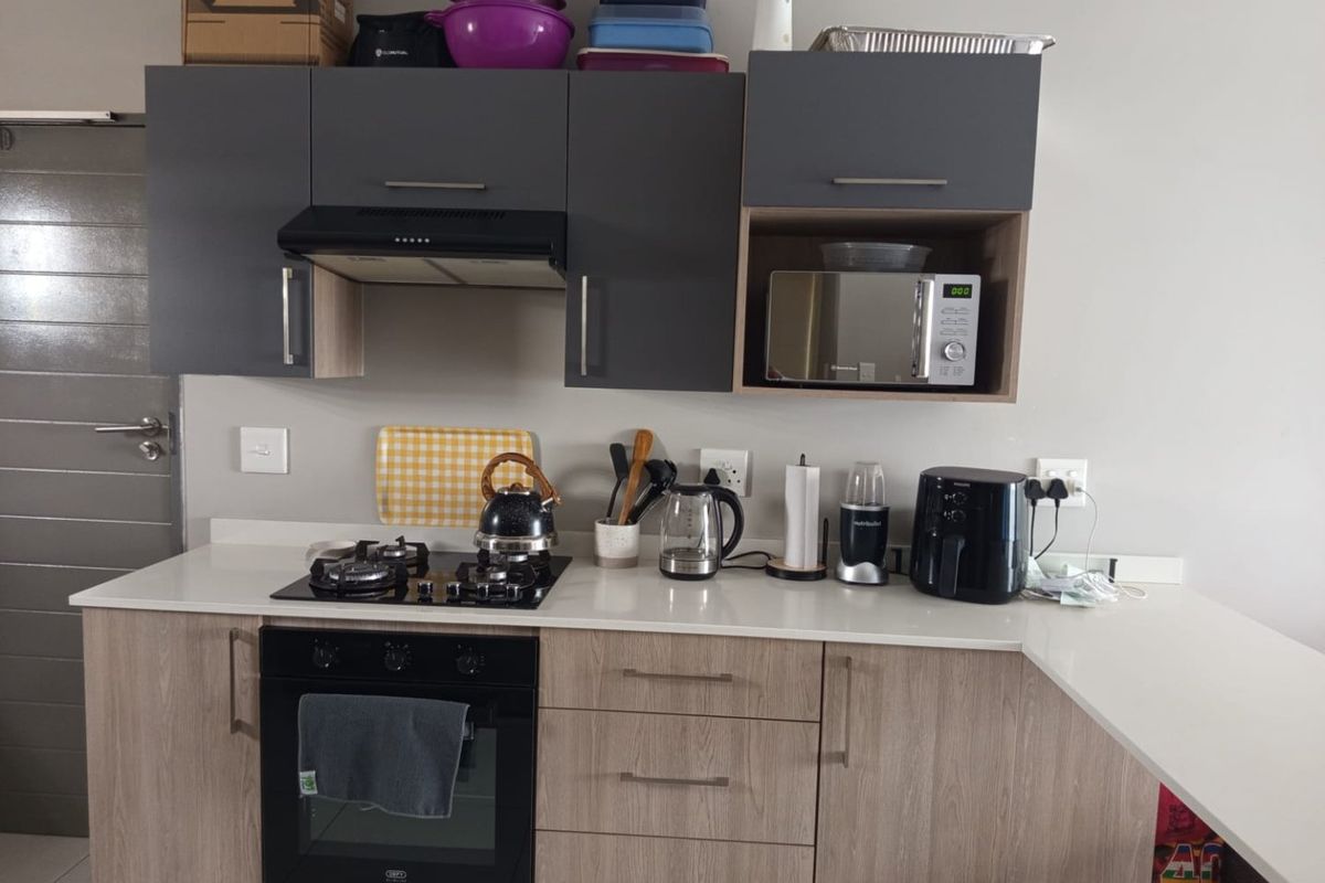 2 Bedroom 2 Bathroom 2nd floor Apartment for Rent. - Photo 2