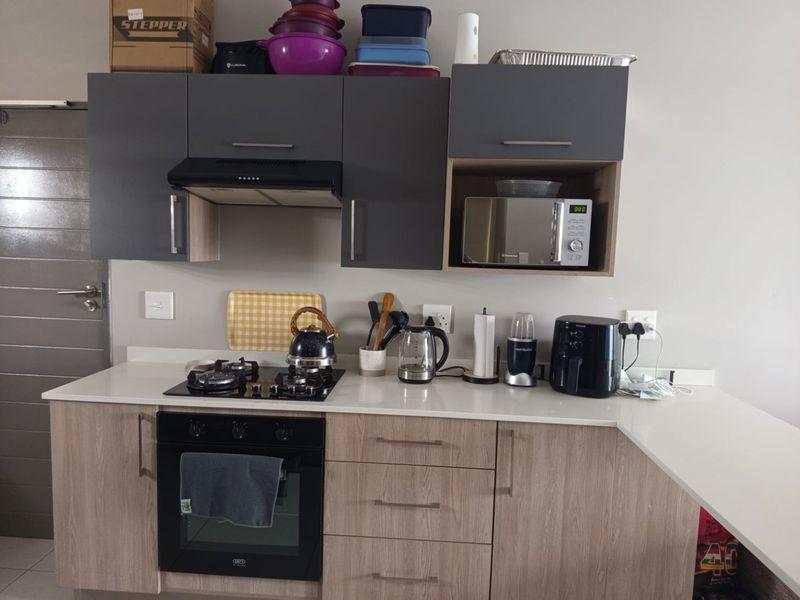 2 Bedroom 2 Bathroom 2nd floor Apartment for Rent. - Photo 2