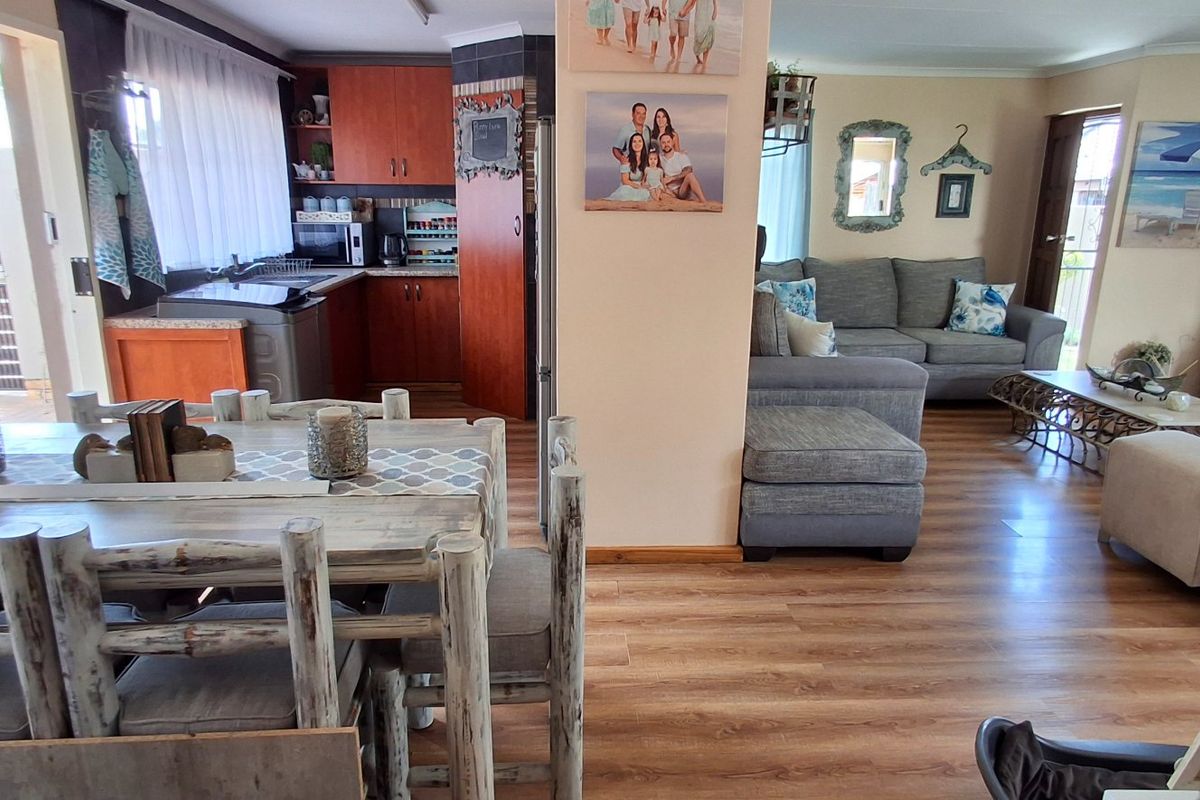 BEAUTIFUL HOUSE FOR SALE IN DOORNPOORT - Photo 4