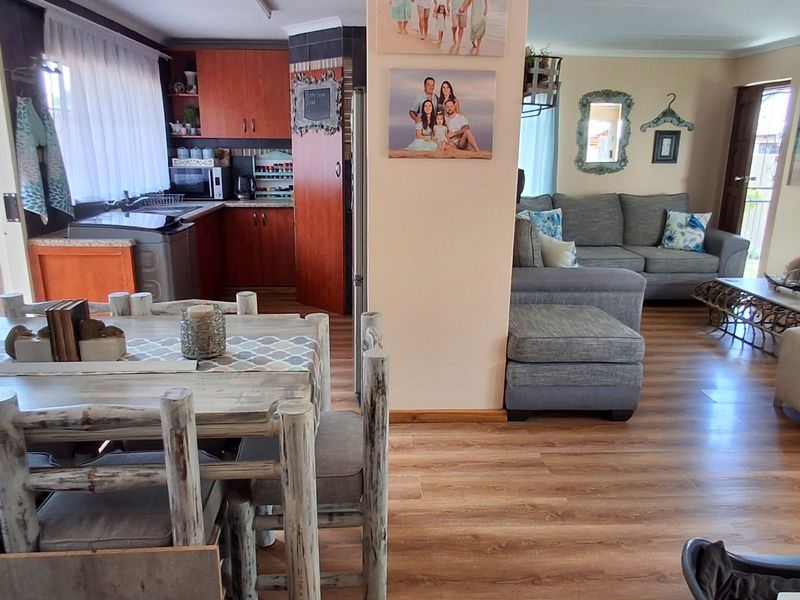 BEAUTIFUL HOUSE FOR SALE IN DOORNPOORT - Photo 4